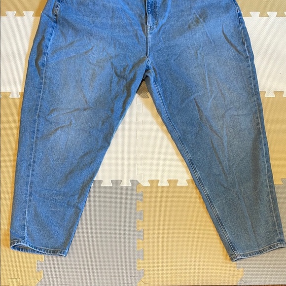 Tommy Jeans Blue- unisex “mom jeans/ boyfriend jeans” - Picture 3 of 15
